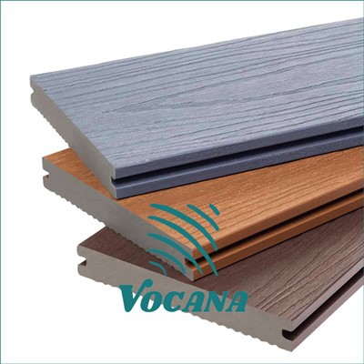 ソリッド-コアWPCデッキ